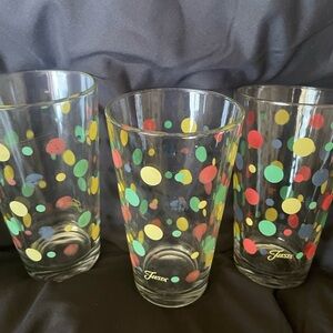 Tumblers fiesta no cracks no chips,review photos some of the dots are faded